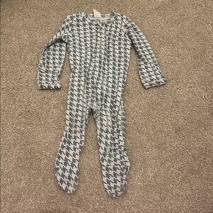 Kate Quinn Blue 6-9 month Blue Houndstooth  organic cotton Footie double zip
